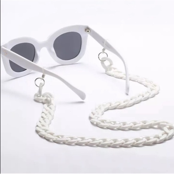 Boutique Accessories - Sunglasses Eyeglass Neck Chain Acrylic Holder